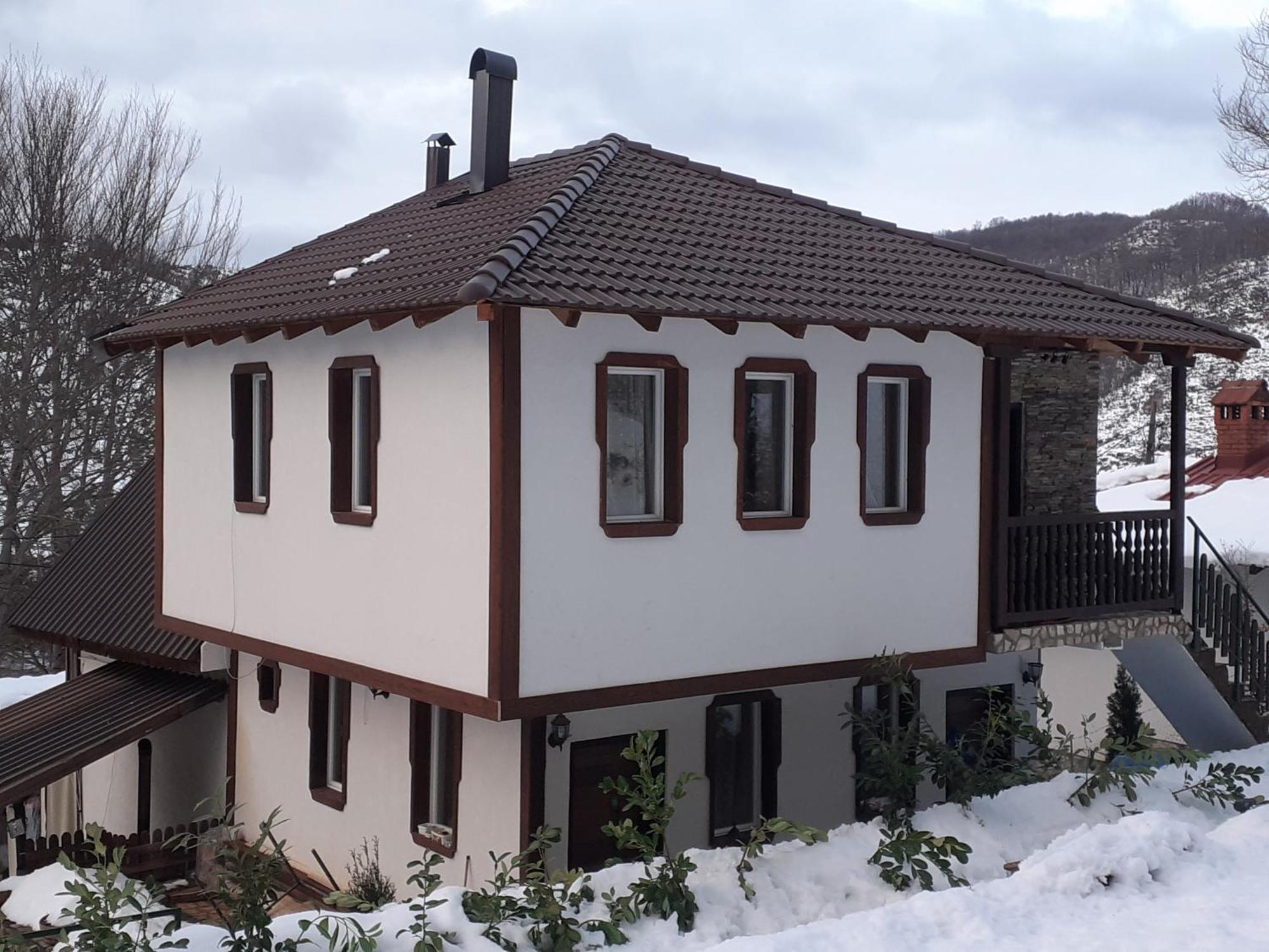 Restaurant And Apartments - T'Ga Za Jug Lazaropole Zewnętrze zdjęcie